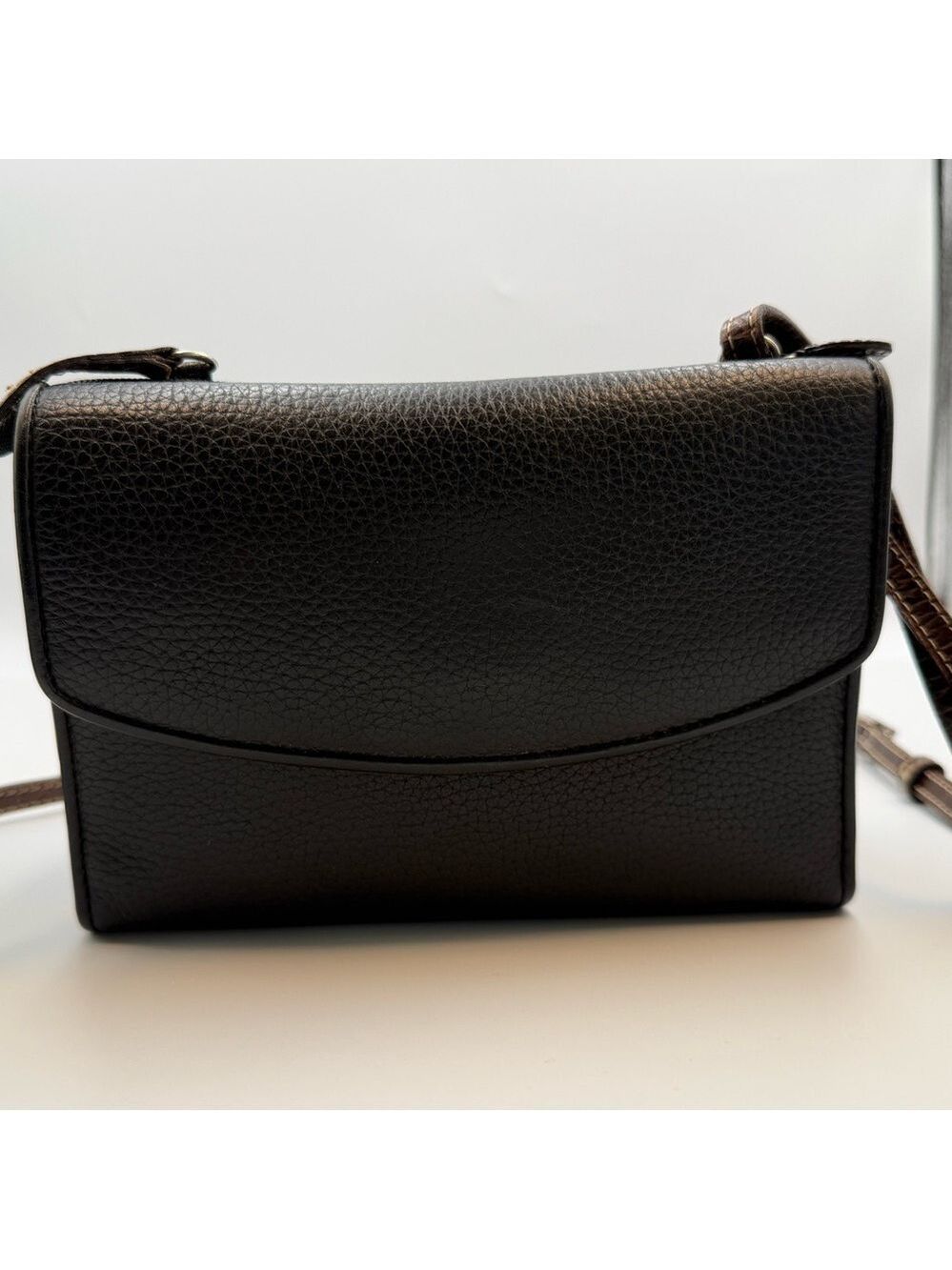 BRIGHTON CROSSBODY ORGANIZER CLUTCH PHONE CHECKBOOK BAG BLACK PEBBLE CROC TRIM - Picture 3 of 5